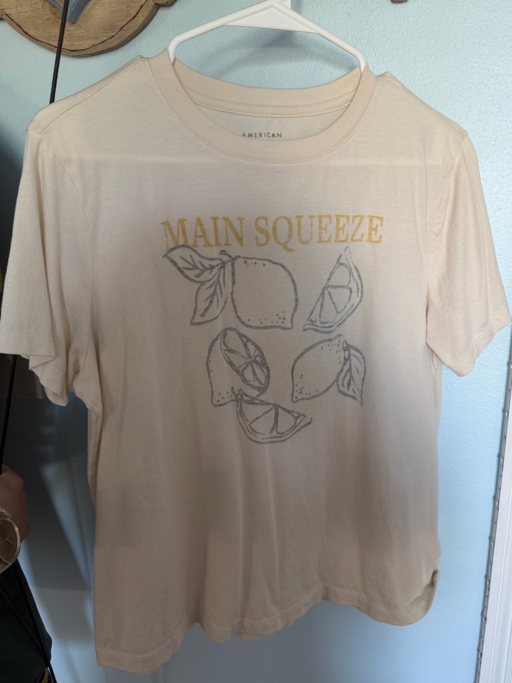 American Eagle Outfitters Cream Short-Sleeve 'Main Squeeze' Graphic Tee